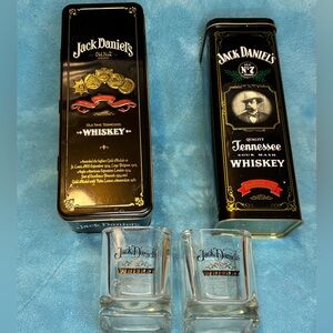 Jack Daniel's Whiskey Tin Set with Glasses